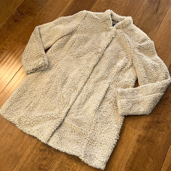 Kenneth Cole Ivy Long Line Faux Fur Teddy Coat - Size M (EUC) - Picture 2 of 11